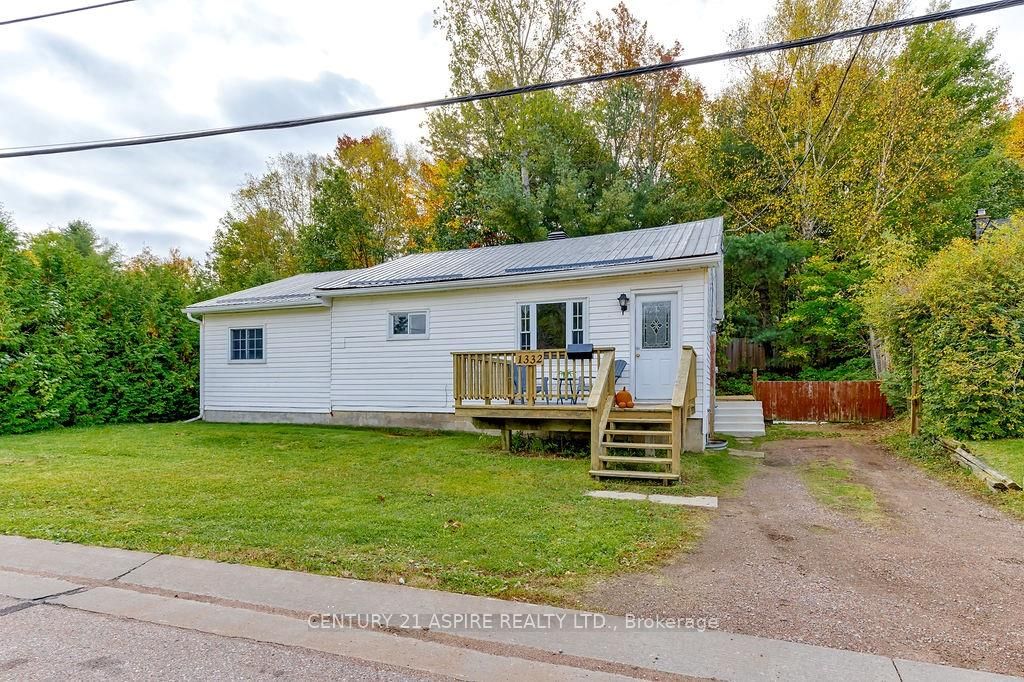 1332 VICTORIA St, Petawawa, Ontario, 520 - Petawawa