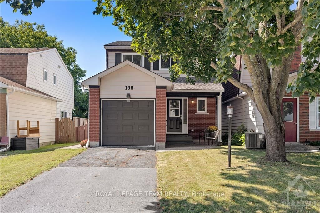 196 LARKIN Dr, Barrhaven, Ontario, 7701 - Barrhaven - Pheasant Run