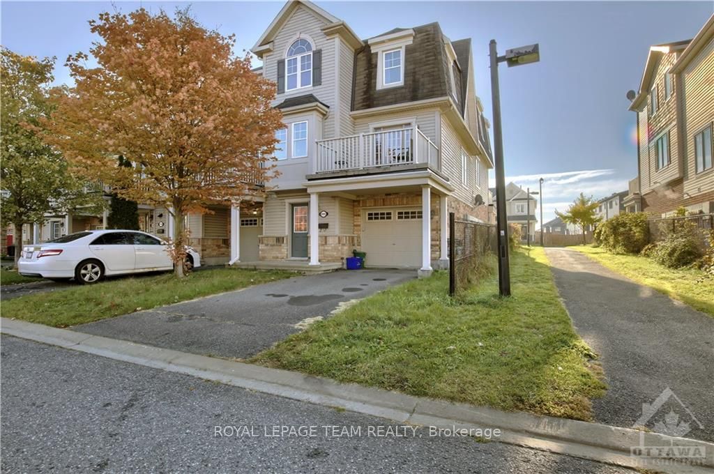 2092 MADRID Ave, Barrhaven, Ontario, 7704 - Barrhaven - Heritage Park