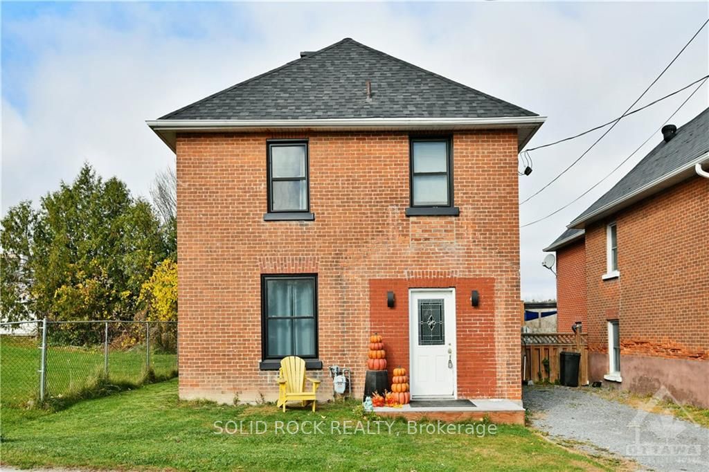 115 DIVISION St, McNab/Braeside, Ontario, 551 - Mcnab/Braeside Twps