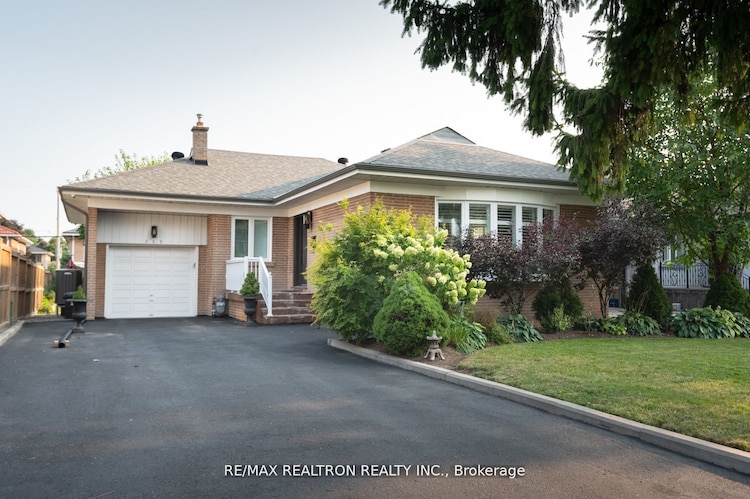 269 Brighton Ave, Toronto, Ontario, Bathurst Manor