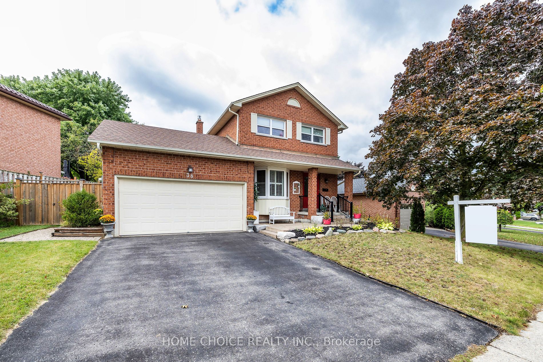 38 Canadian Oaks Dr, Whitby, Ontario, Blue Grass Meadows