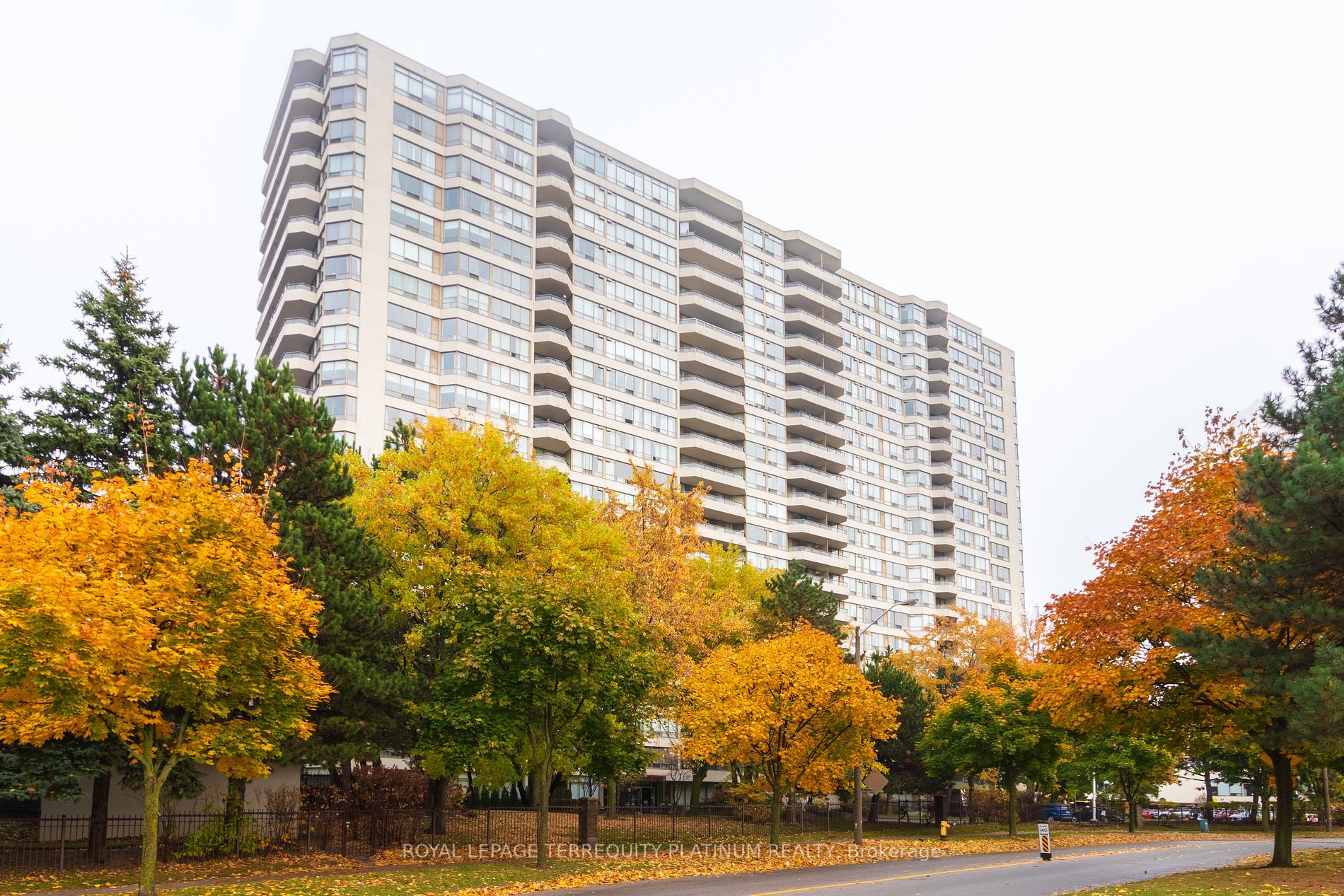 5 Greystone Walk Dr, Toronto, Ontario, Kennedy Park