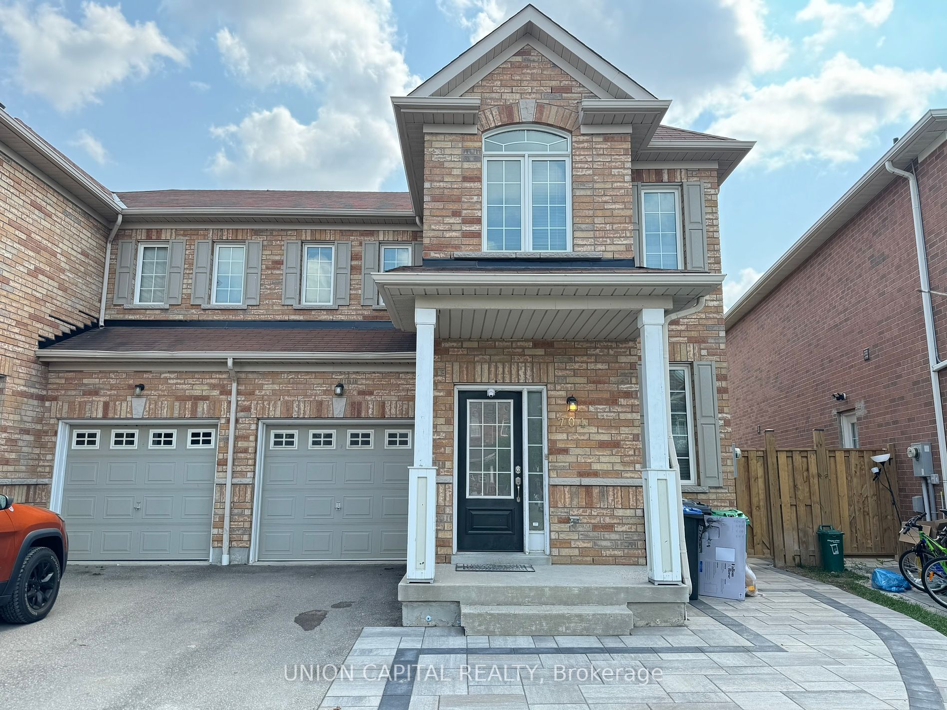 704 Courtney Valley Rd, Mississauga, Ontario, East Credit