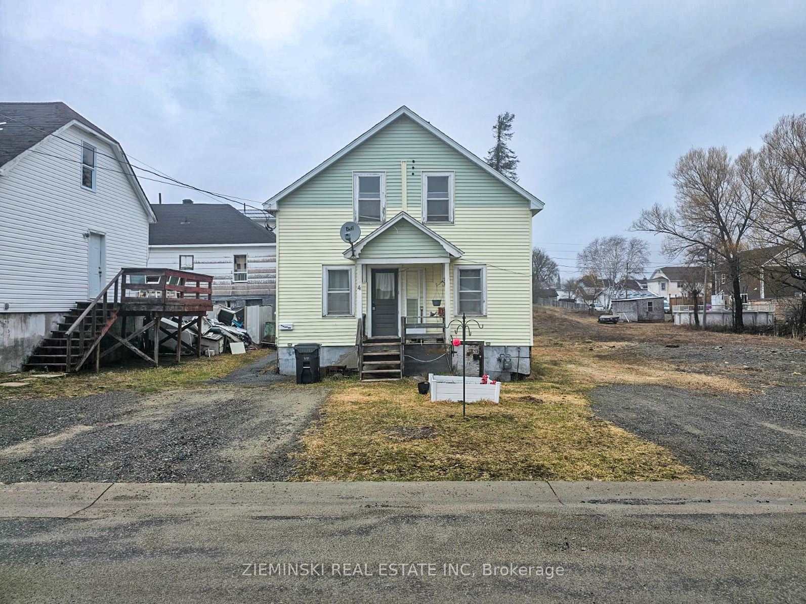 4 FOLGER St, Kirkland Lake, Ontario, 