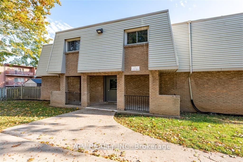 17 Old Pine Tr, St. Catharines, Ontario, 