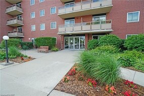 264 GRANTHAM Ave